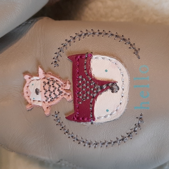 Hello Baby Friends Robeez 100% Leather Soft Sole Baby Shoes Owl Fox Cute Fun - Picture 2 of 8